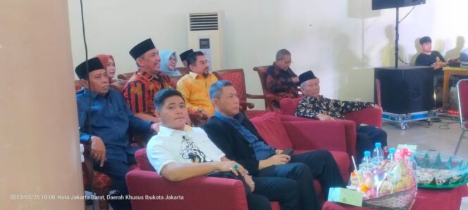 
 Andri Santosa Ketua Angkatan Muda Partai Golkar (AMPG) Menghadiri Acara Wisuda SMA Alhuda 2022-2023 Angkatan ke XLIII