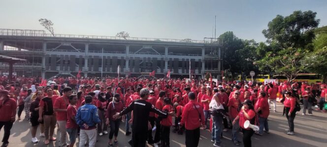 
 3000 Simpatisan DPC PDIP Jakbar Ramaikan Puncak Bulan Bung Karno di GBK