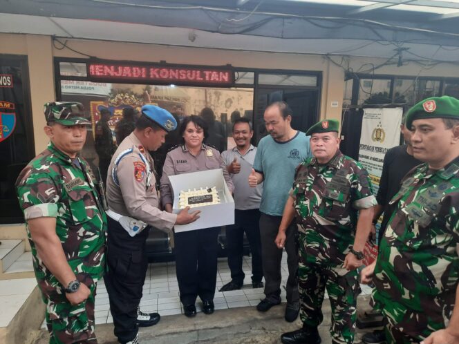 
 Danramil 05/Kramatjati, Makassar Geruduk Polsek Kramatjati Ucapkan Selamat HUT Bhayangkara Ke-77