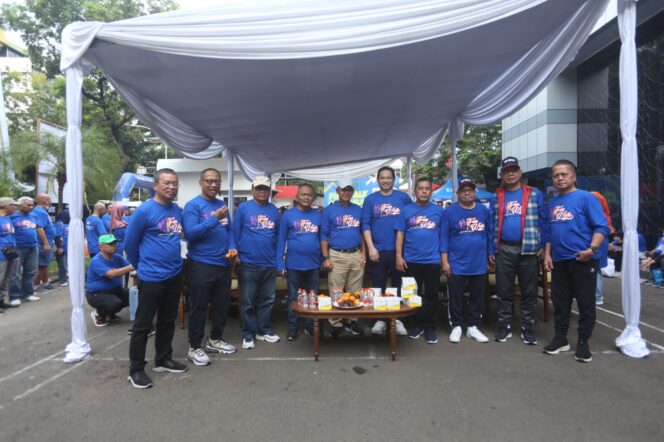 
 Meriah, Jalan Santai PWI Pusat HUT ke-62 IKWI