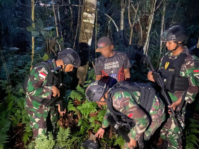 
 Satgas Pamtas RI-PNG Yonif 132/BS Kembali Amankan 1,1 Kg Ganja