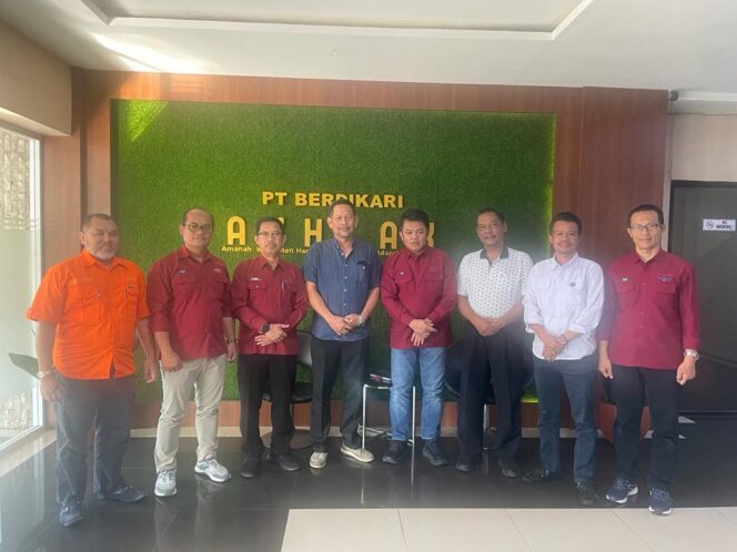
 PT Berdikari dan Peternak Rakyat Melakukan FGD