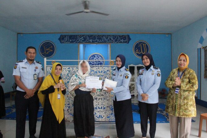 
 Lapas Kelas IIA Tangerang Bersama ESQ Berikan Sertifikat Khatam Iqra Kepada Warga Binaan