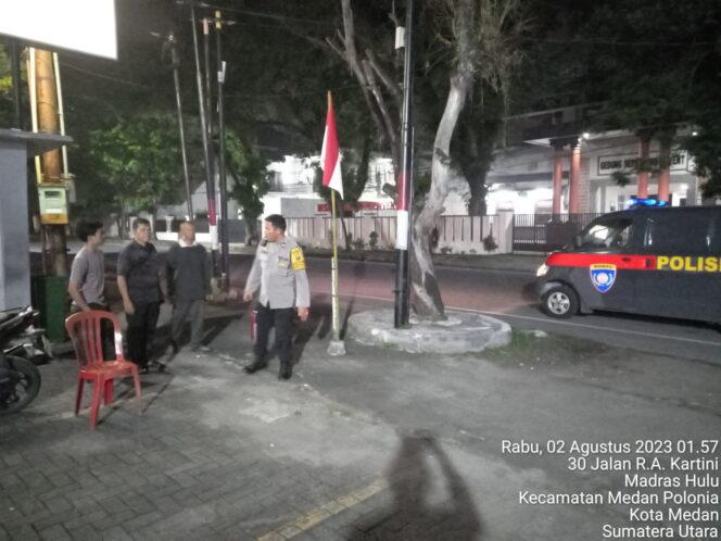 
 Bhabinkamtibmas Polsek Medan Baru Sambangi Poskamling