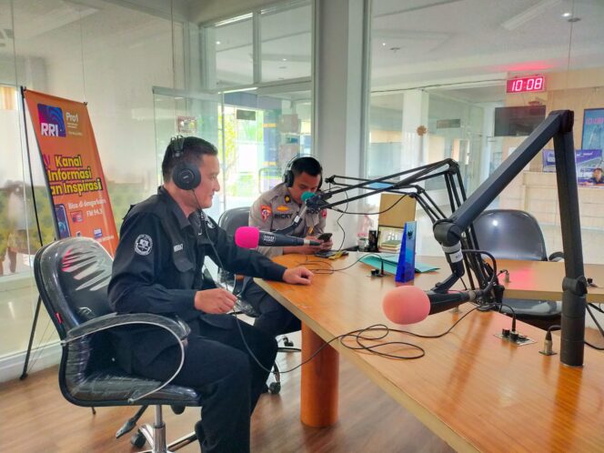 
 Dialog Interaktif Halo Polisi Di RRI Medan Narasumber Polresta Deli Serdang