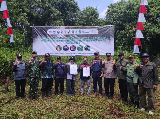 
 BKSDA Kalimantan Barat dan Mitra Kerja Lepasliarkan Puluhan Satwa Liar