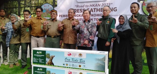 
 Enam Komodo Pulang Kampung
