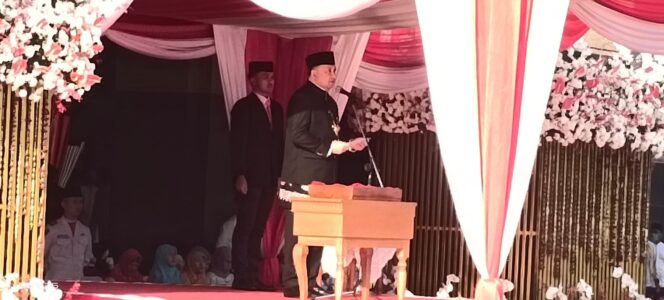 
 Wakil Walikota Jakbar Hendra Hidayat Memimpin Upacara HUT ke 78