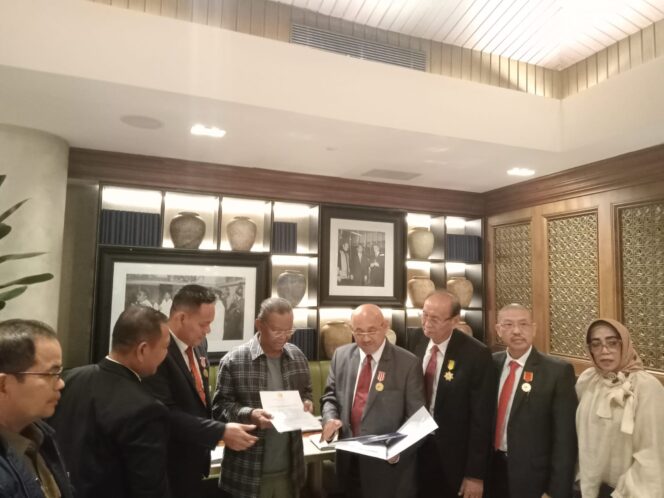 
 Presiden The Peace World Peace Organazation (WPO) Menemui Gubernur Sulteng