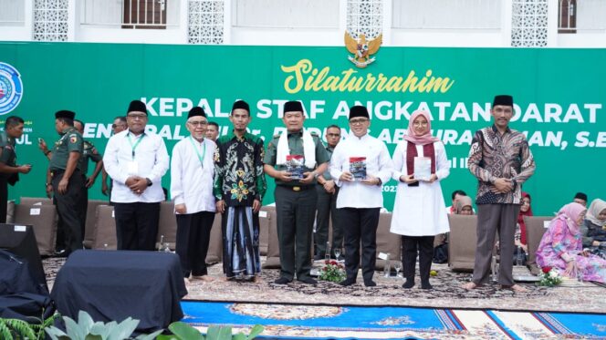 
 Kasad Ajak Warga Kampung Pancasila Jaga Persatuan dan Kesatuan