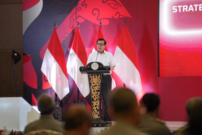 
 Menkumham Dorong Penguatan Teknologi Intelijen Keimigrasian untuk Waspadai Dampak Negatif Artificial Intelligence