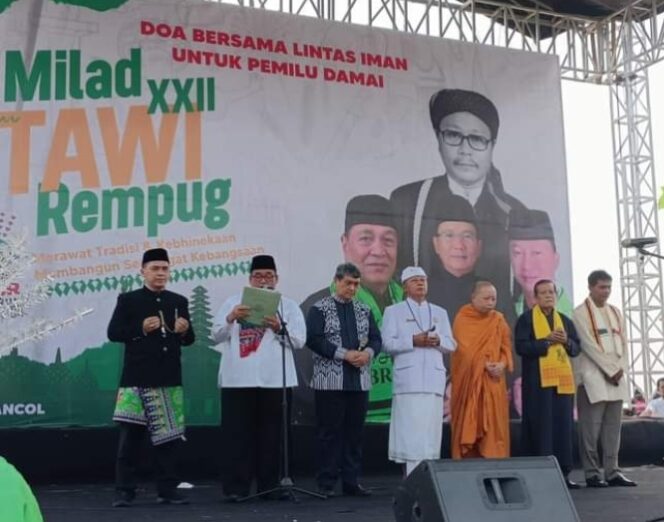 
 Bhikkhu Sangha Dari Vihara Hemadhiro Mettavati Menghadiri Milad XXII FBR di Ancol