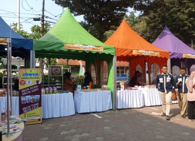 
 Sambut HUT RI ke-78, Kelurahan Semanan Gelar Bazaar Jakarta Entrepreneur