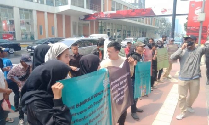 
 Pemilu Tanpa Sara: Pecat Komisioner Bawaslu Tapteng Dekat dengan Politisi PDIP