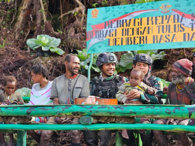 
 Jelang Pendistribusian Dana Desa Tahap II, Rest Area Satgas 330 Dipadati Warga