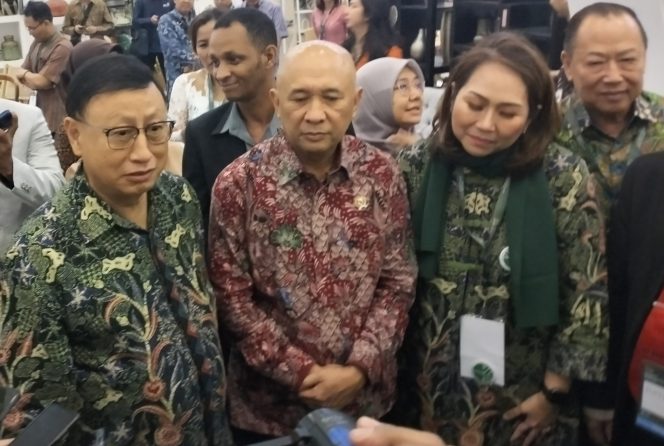 
 MenKopUKM Teten Masduki Menghadiri IFFINA and Design Expo 2023 di ICE BSD