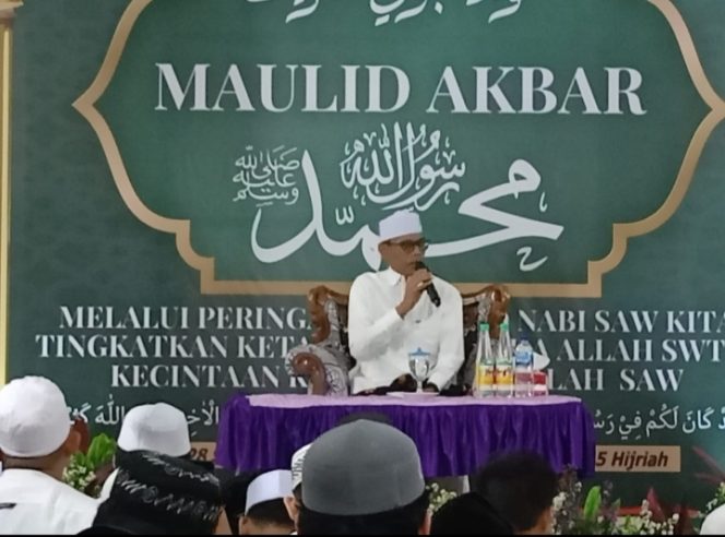 
 Ustad Tile Isi Tausyiah Maulid Nabi Muhamad S.A.W Di Masjid Al Musyariin Kembangan Selatan