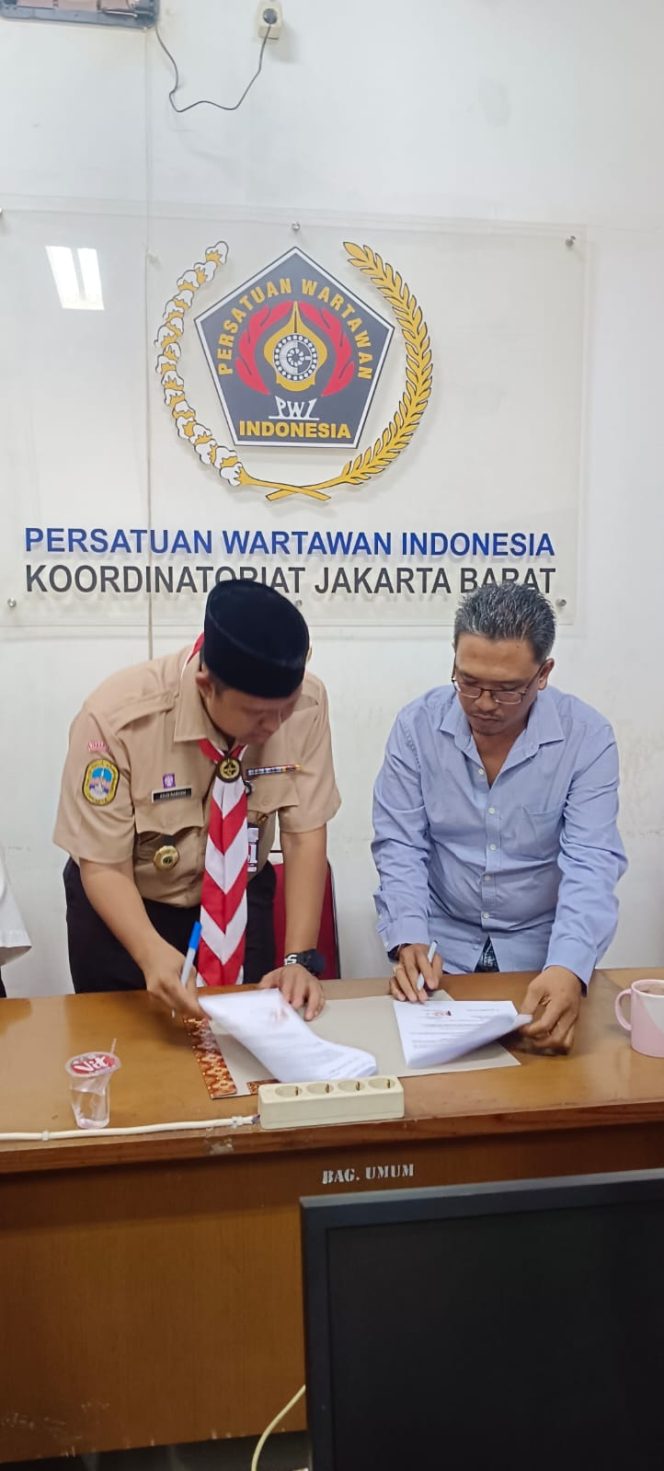 
 MoU dengan PWI, Kwarcab Jakbar Ingin Anak Pramuka Serba Bisa