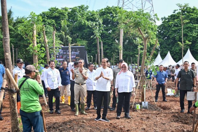 
 Presiden Jokowi Ajak Masyarakat Tanam Pohon Atasi Perubahan Iklim dan Polusi Udara