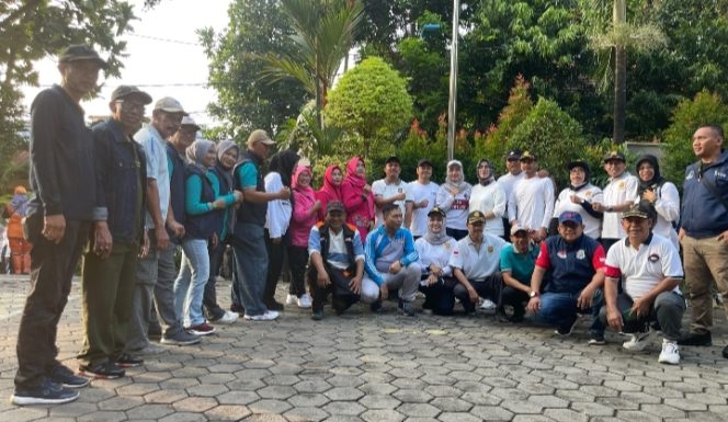 
 Lurah Palmerah Pimpin Apel Kerja Bakti massal