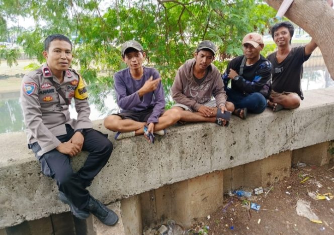 
 Bhabinkamtibmas Duri Kosambi Berikan Himbauan Kamtibmas Tentang Bahaya Narkoba dan Miras