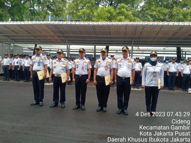 
 Kater Kalideres Mendapatkan Penghargaan Pegawai Teladan 2023