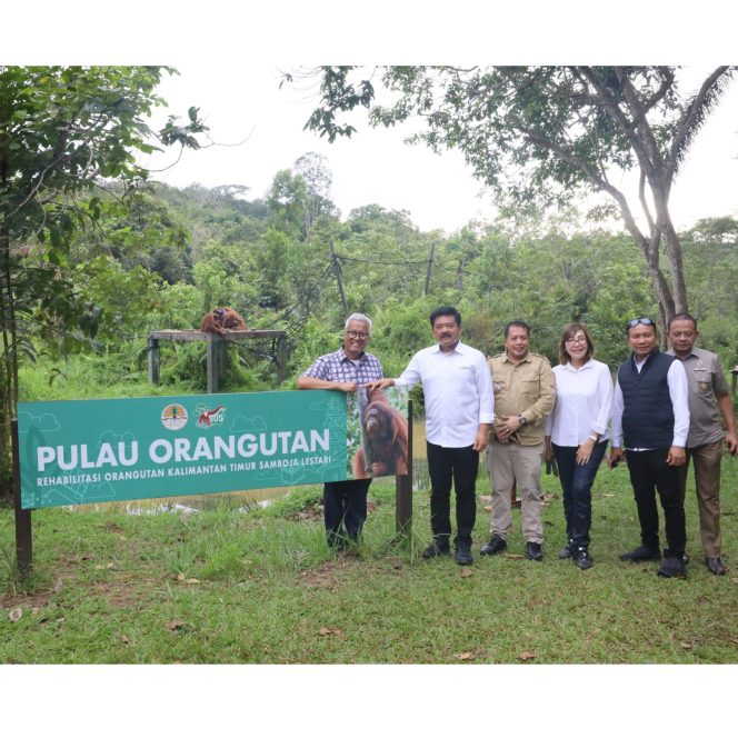 
 Lindungi Konservasi Satwa di Kalimantan, Menteri ATR/Kepala BPN Serahkan Sertipikat kepada Borneo Orangutan Survival Foundation