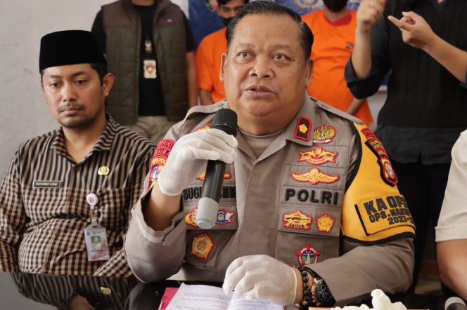 
 Penipuan Kencan Online: Polsek Palmerah Bongkar Modus Pasutri Bawa Kabur Motor berikut Penadah