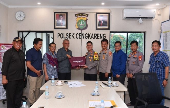 
 Kapolsek Cengkareng Kompol Hasoloan Situmorang Terima Kunjungan ITPLN