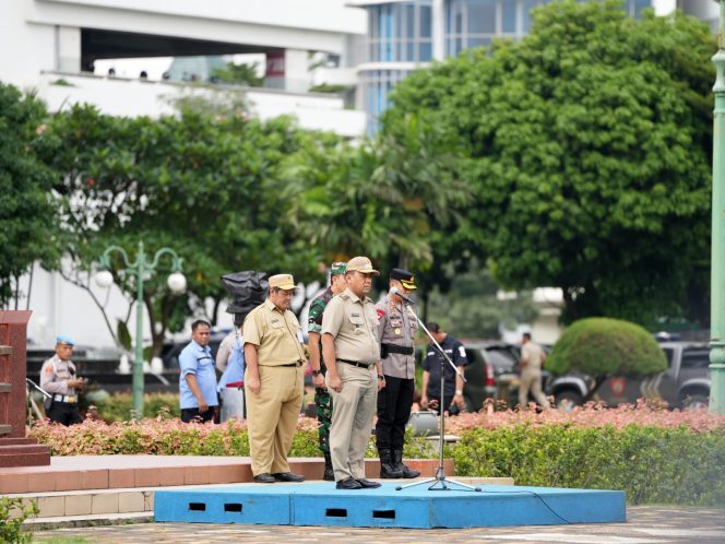 
 Kepolisian Polres Jakbar Melaksanakan Kesiapan TPS di Kantor Walikota