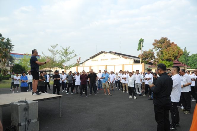 
 Sinergitas dan Efisiensi: Fun Walk dan Senam Bersama Ratusan Karyawan Tutup Rangkaian Rapat Kerja Seluruh Regional PalmCo