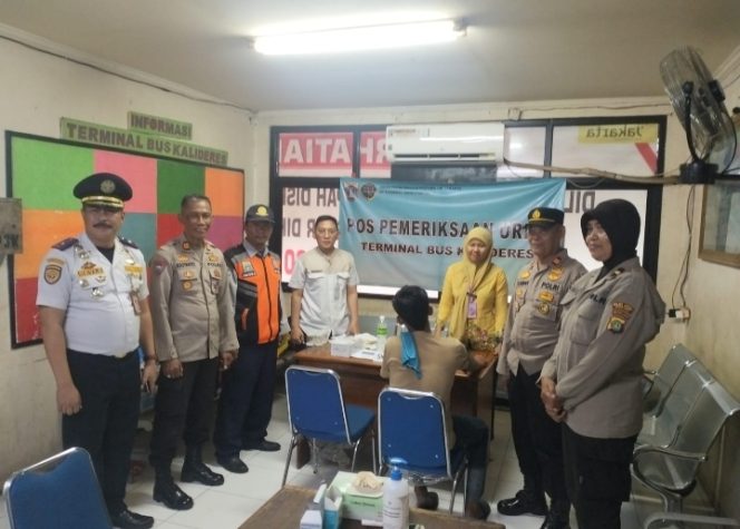 
 Demi Keselamatan Penumpang Terminal Kalideres Gelar Tes Narkoba para Awak Bus