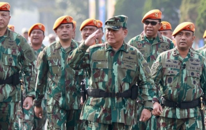 
 Prabowo Dijadwalkan Naik Pangkat Jenderal Kehormatan dari Jokowi