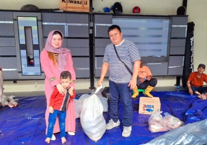 
 Sambut Puasa, Ferdy Sembiring Berbagi Daging 4 Ekor Lembu Kepada Ratusan Yatim, Media dan Masyarakat