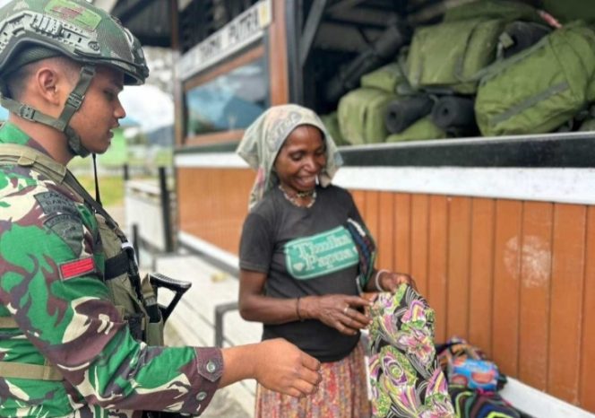 
 Satgas Yonif 623 Adakan Pelayanan Kesehatan Keliling