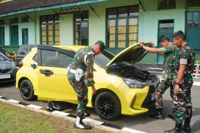 
 Jelang Cuti Lebaran, Yonarmed 11/GG/2/2 Kostrad Cek Kelengkapan dan Kelayakan Kendaraan Prajurit