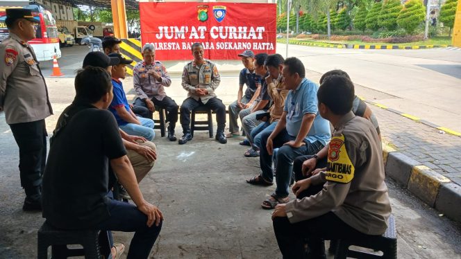 
 Jumat Curhat, Polresta Bandara Soetta Serap Aspirasi Karyawan di Area Kargo