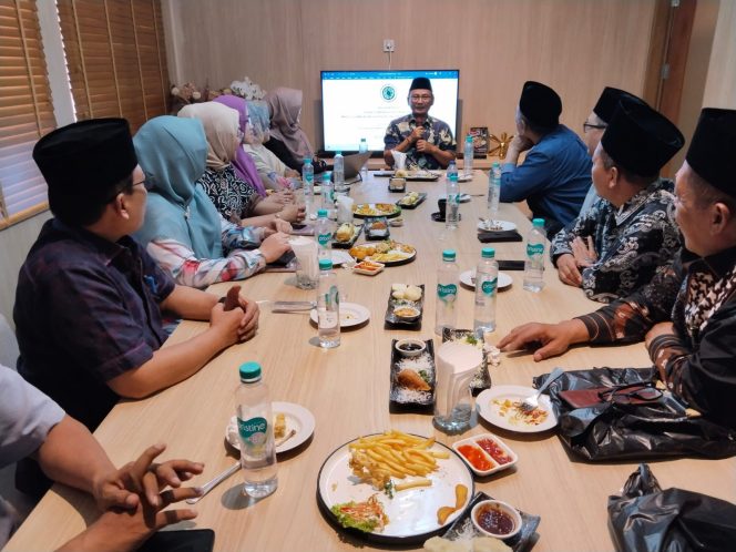 
 KH Lutfi Hakim Pimpin Rapat Sambut Mukerda MUI