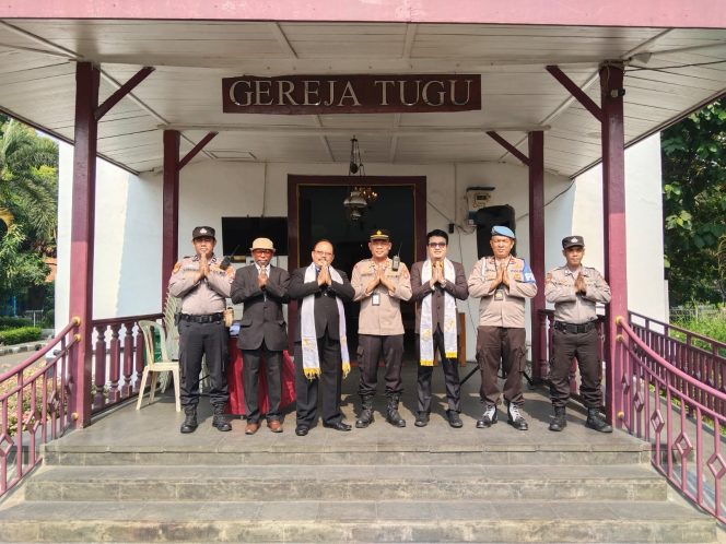 
 Polsek Cilincing Gelar Apel Pengamanan Kegiatan Ibadah Kenaikan Isa Al Masih