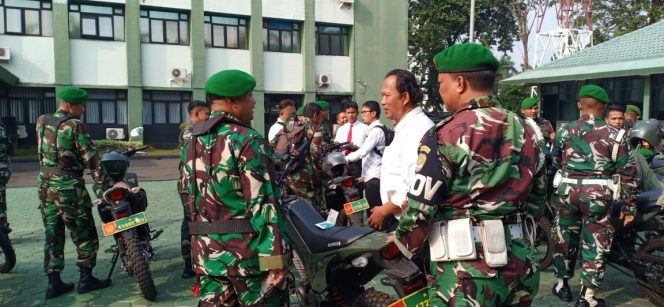 
 Pasi Intel Kodim 0505 Jakarta Timur Mengecek Kelengkapan Surat Kendaraan Dinas