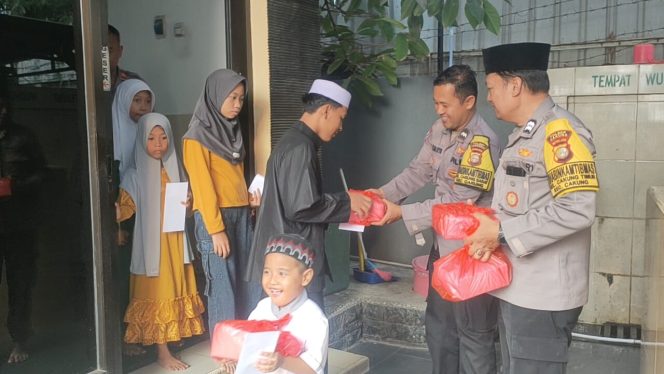 
 Kapolsek Cakung Santunan dan Doa Bersama