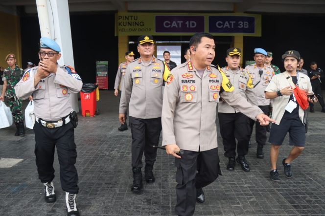 
 TNI Polri Kerahkan 2.086 Personil Amankan Pertandingan Sepak Bola Indonesia Vs Iraq di GBK