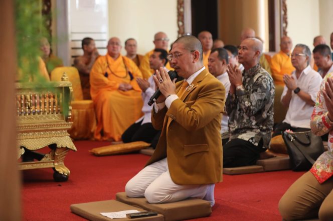 
 Perayaan Waisak 2568 BE/2024 di Vihara Hemadhiro Mettavati: Momen Kebersamaan dan Doa