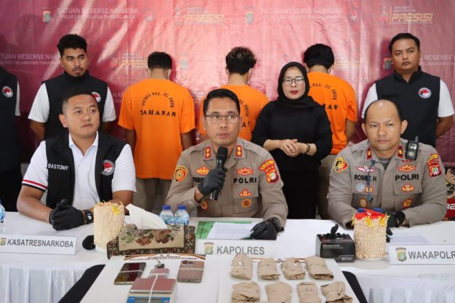 
 Satres Narkoba Polres Pelabuhan Tanjung Priok Ungkap Tindak Pidana Narkotika Jenis Sabu dan Ganja