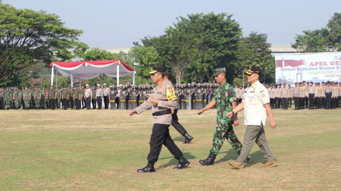 
 Apel Gelar Pasukan Ops Mandiri Kewilayahan Mantap Praja Jaya 2024 di Wilayah Jakarta Timur