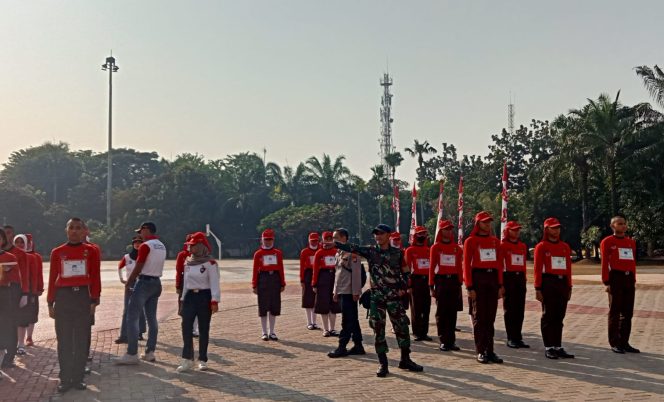 
 Kesiapan Upacara HUT Kemerdekaan Republik Indonesia ke 79, Babinsa Latih Paskibra Tingkat Walikota Jakarta Timur