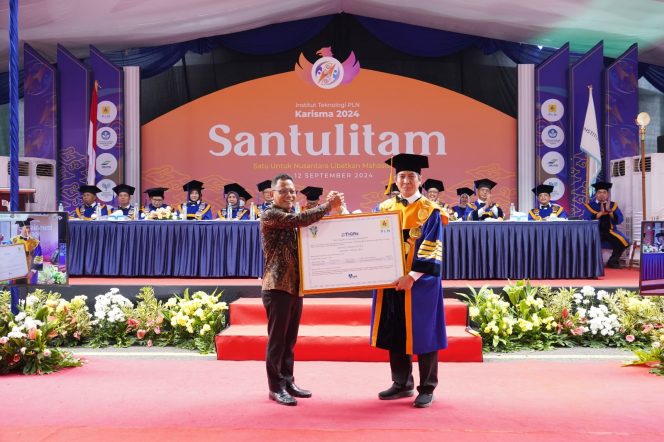 
 Kampus Energi Hijau Pertama di Jakarta, IT PLN Gunakan REC dan SPKLU