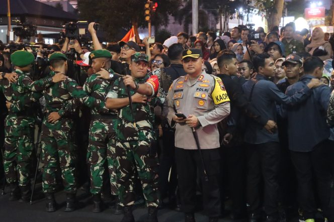 
 Kapolres Magelang Kota Pimpin Pengamanan Lintasan Kunjungan Kerja Presiden dan Wakil Presiden RI