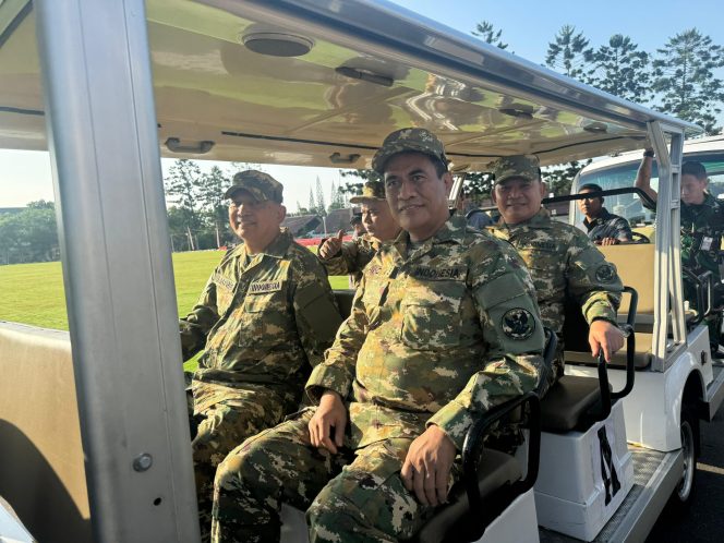 
 Mentan Amran, Menhan Sjafrie, Penasihat Khusus Presiden RI Dudung Kompak dalam Acara Pembekalan Khusus Para Menteri