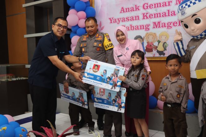 
 Polres Magelang Kota Gelar Program Orang Tua Asuh untuk Anak Yatim dan Dhuafa Serta Launching Program Anak Gemar Menabung